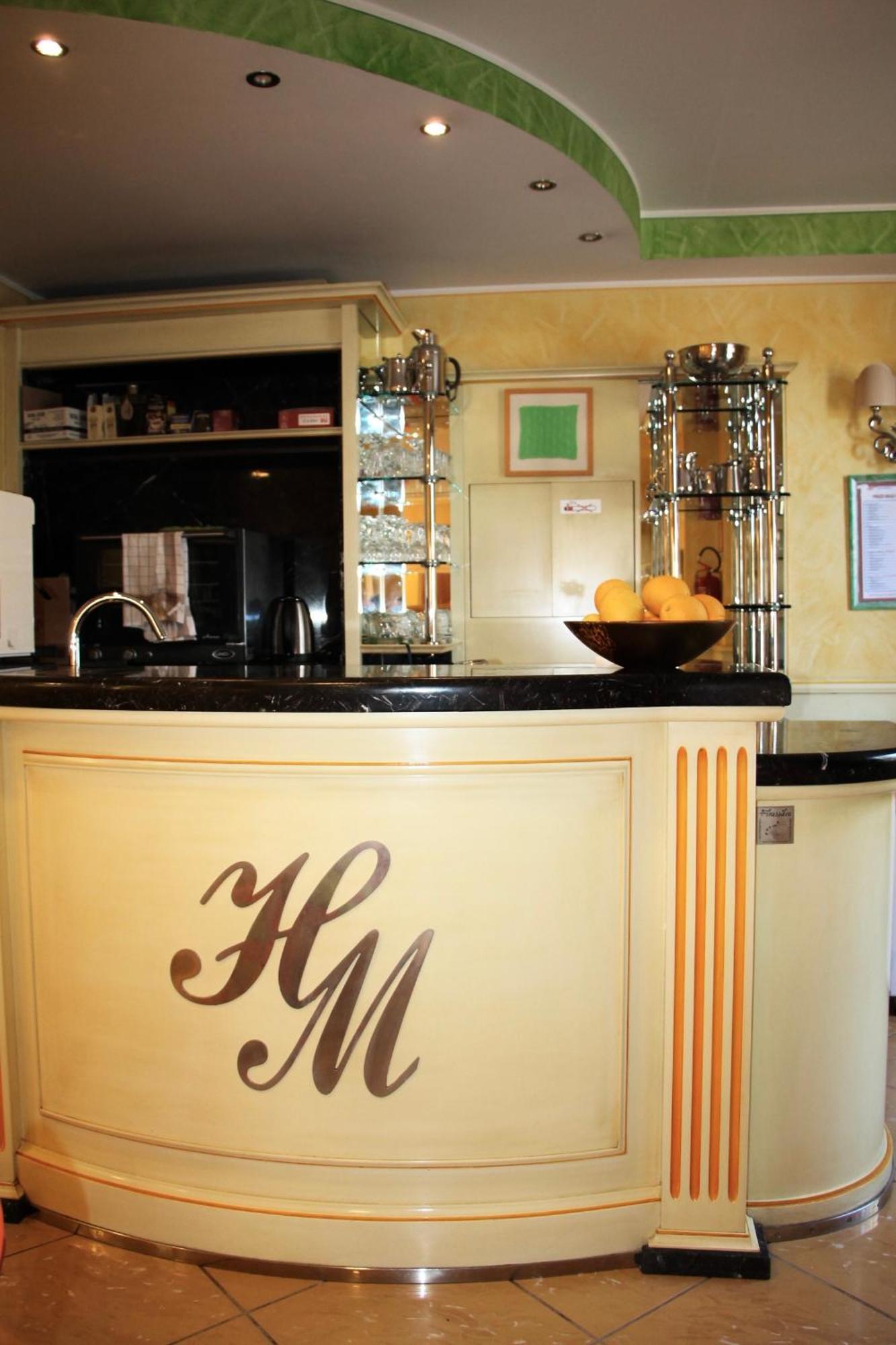 Hotel Matteotti Верчелли Экстерьер фото