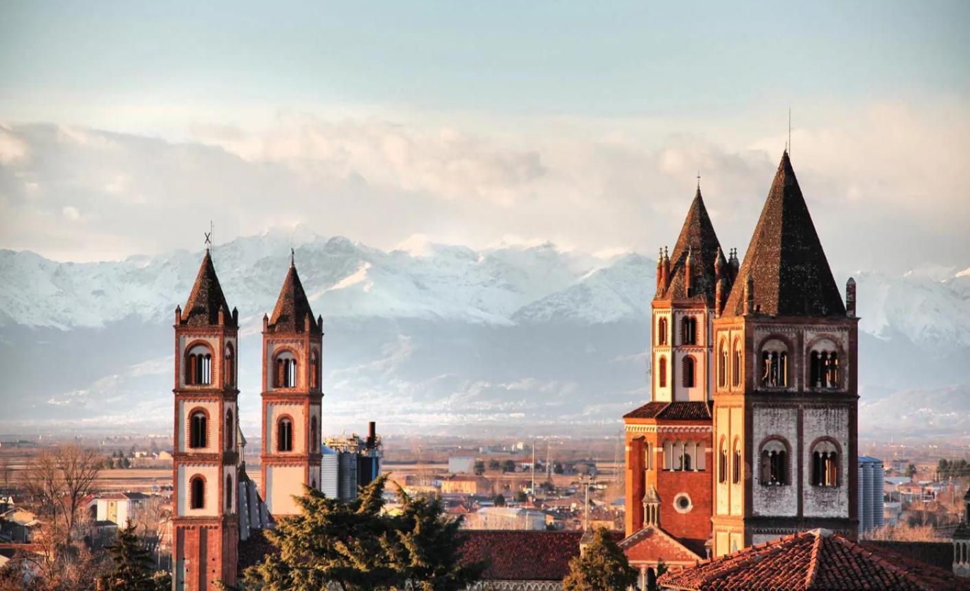 Hotel Matteotti Верчелли Экстерьер фото