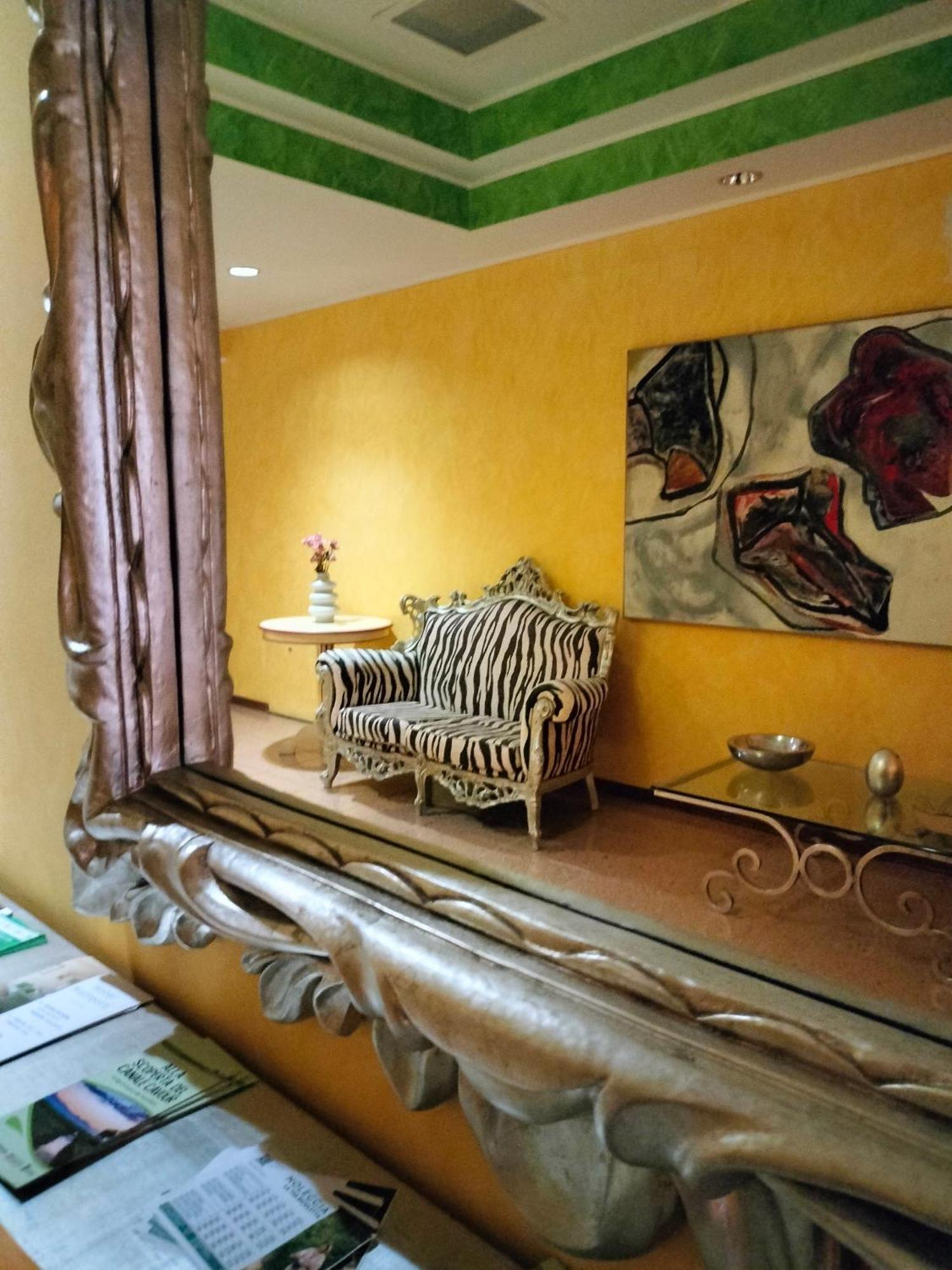 Hotel Matteotti Верчелли Экстерьер фото