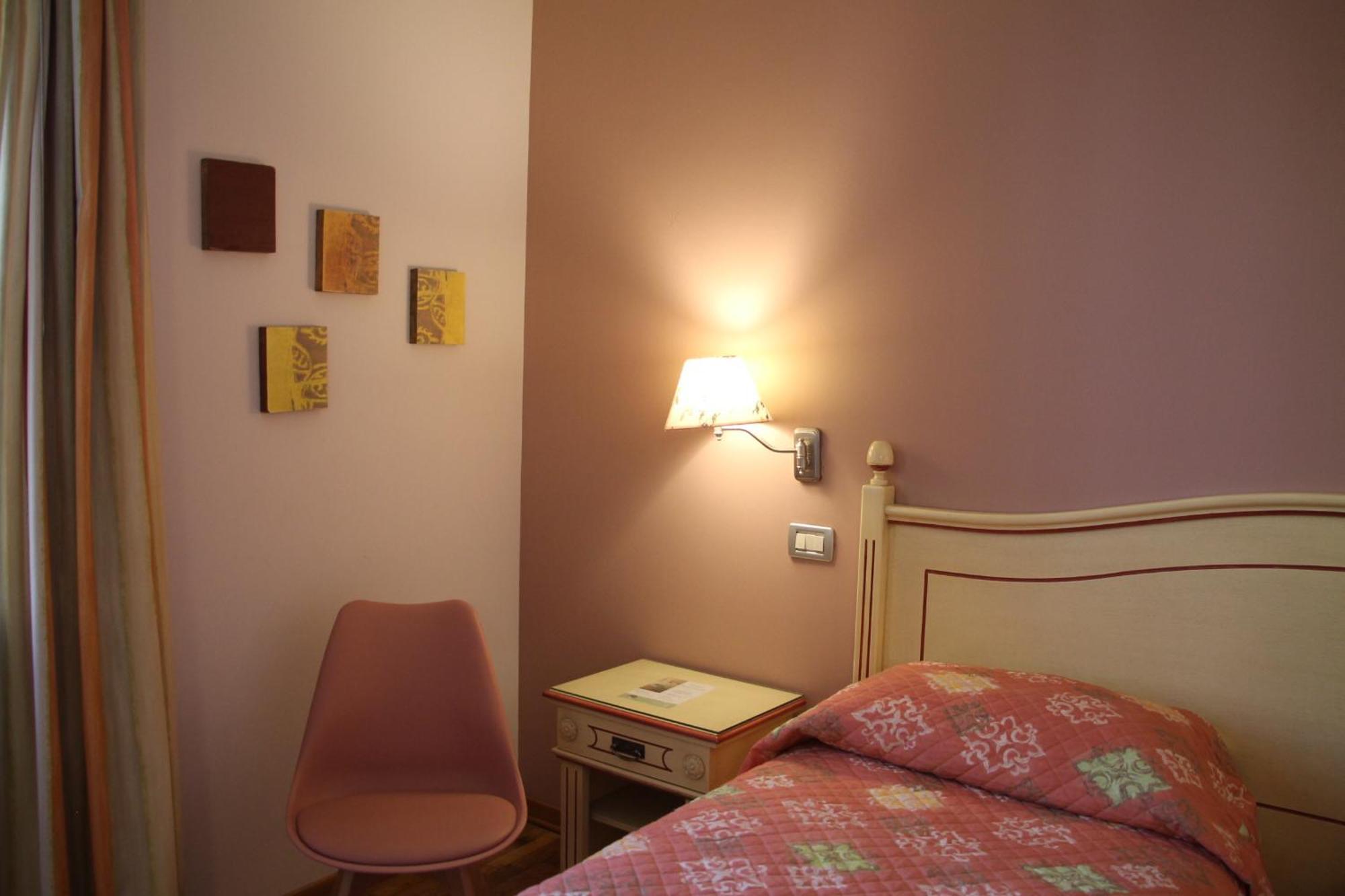 Hotel Matteotti Верчелли Экстерьер фото