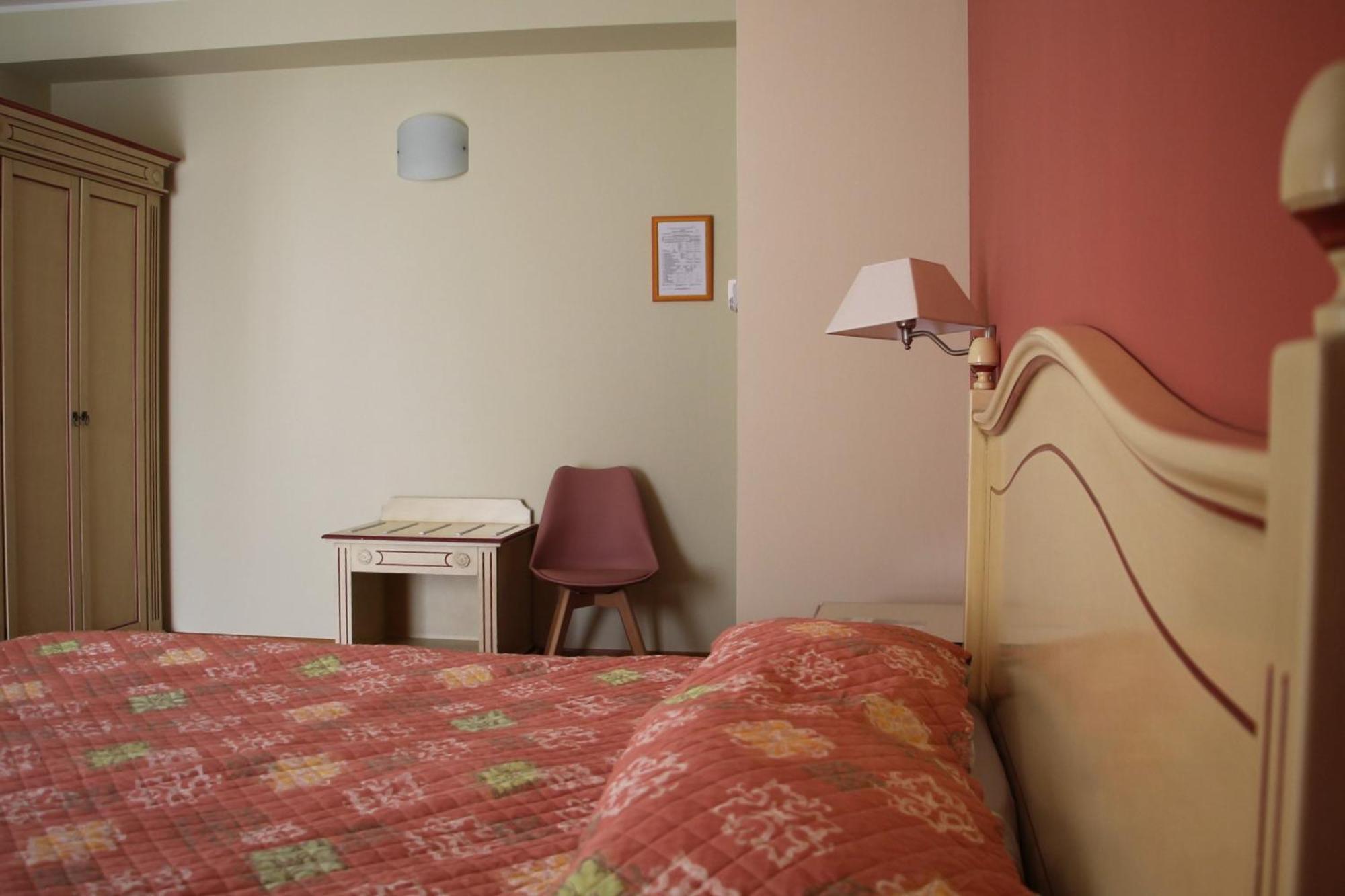 Hotel Matteotti Верчелли Экстерьер фото