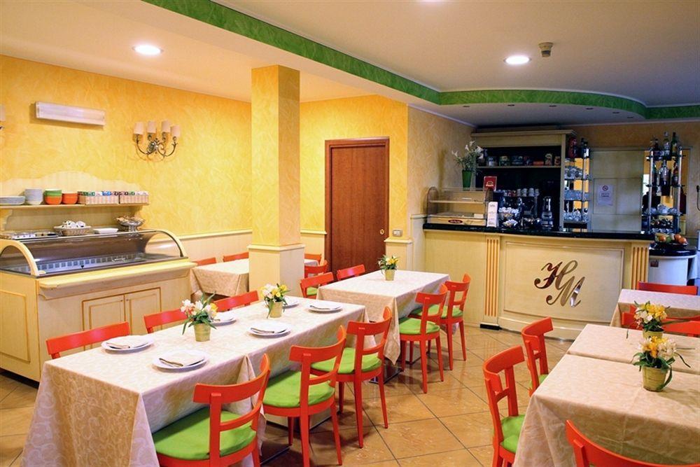 Hotel Matteotti Верчелли Экстерьер фото